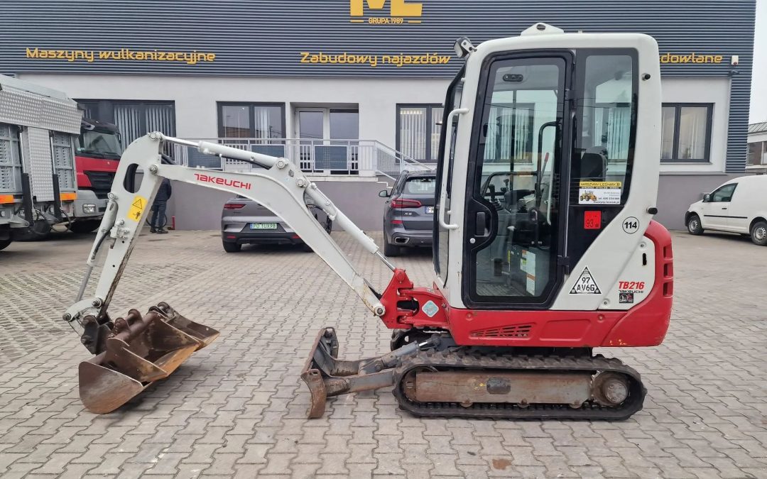 Minikoparka Takeuchi TB 216 + łyżka 2019 rok